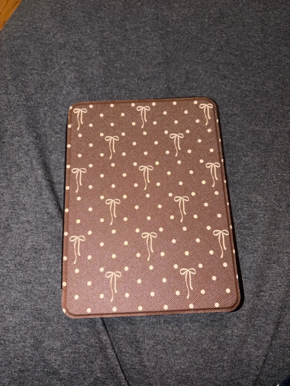Teddy Bows Brown Polka Dot Kindle Case & Magnetic Bow Grip